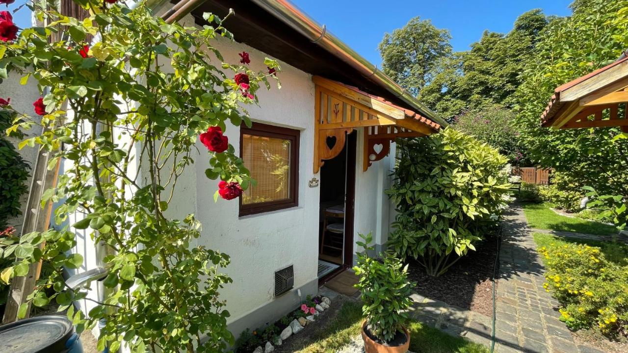 Ferienwohnung Magnolia Garden Miskolc Exterior foto