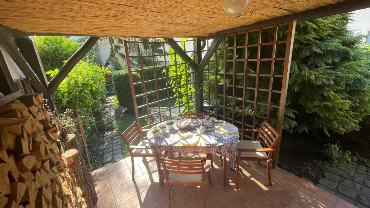 Ferienwohnung Magnolia Garden Miskolc Exterior foto